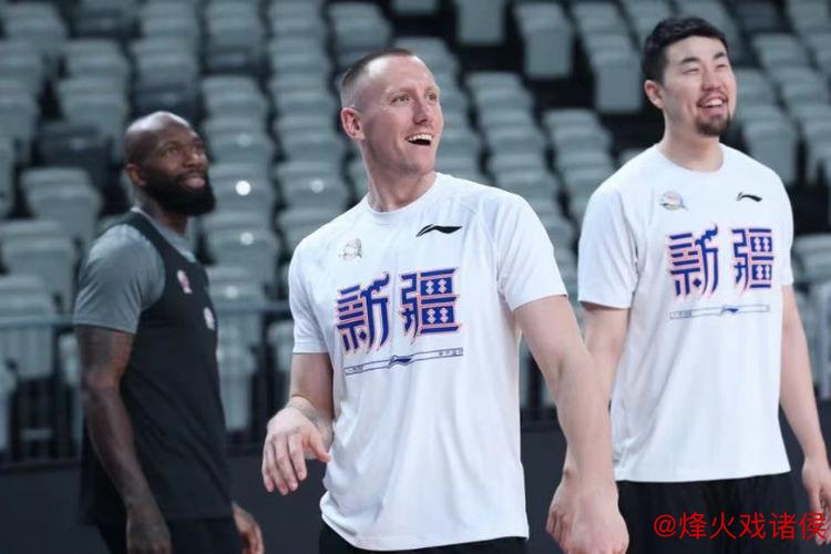 克里克休假归来，继续CBA征程开启中国训练