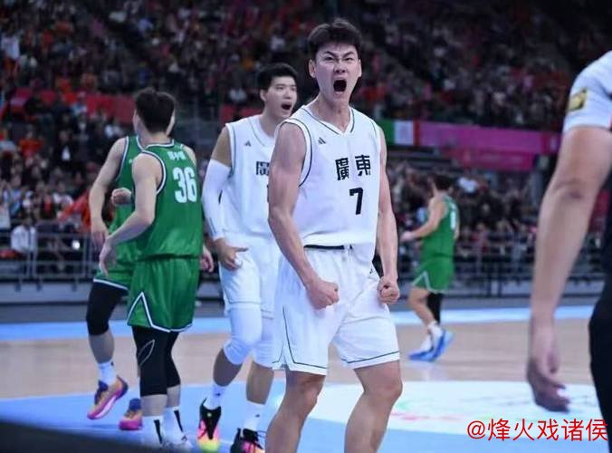 王睿泽砍下26分 杨瀚森贡献10+9+7 青岛轻取广州 王睿泽砍下26分 杨瀚森贡献10+9+7 青岛轻取广州