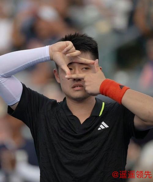 上海赛第3日布云朝克特首轮出局 吴易昺晋级32强