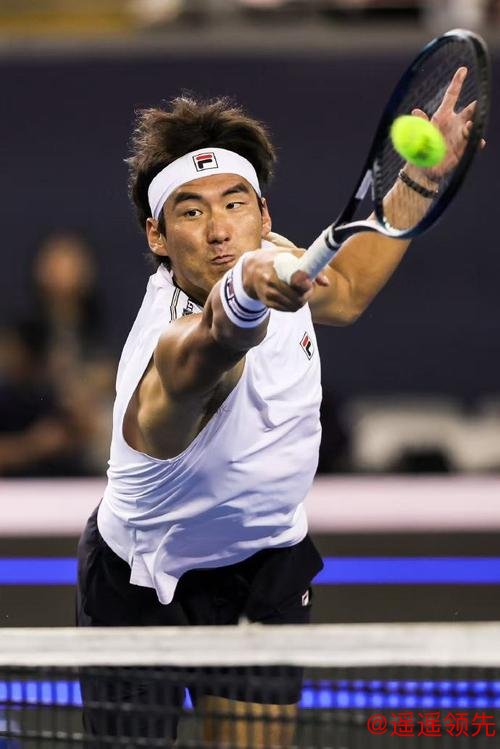 上海赛第3日布云朝克特首轮出局 吴易昺晋级32强